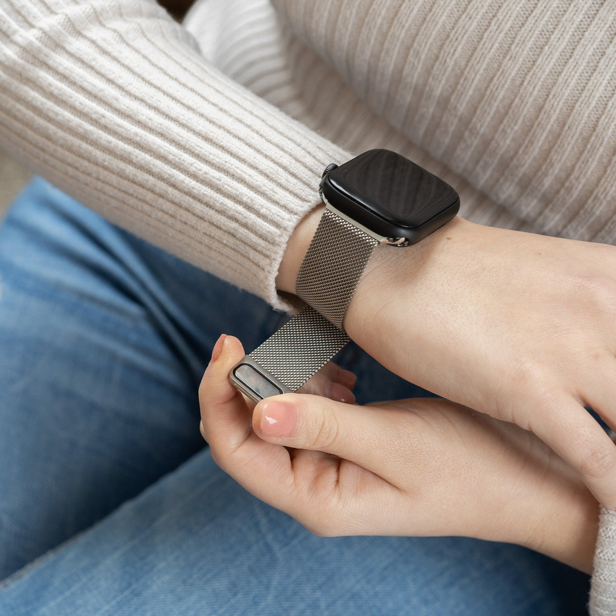 Apple Watch用プレミアムアクセサリー シルバーのミラネーゼバンド｜Ventumra