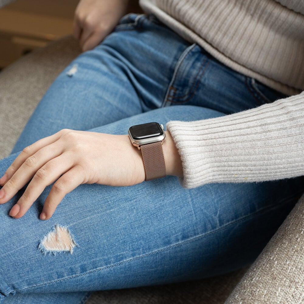 Rózsaarany tónusú milánói szíjas kiadás Apple Watchhoz – mindennapi stílus | Ventumra