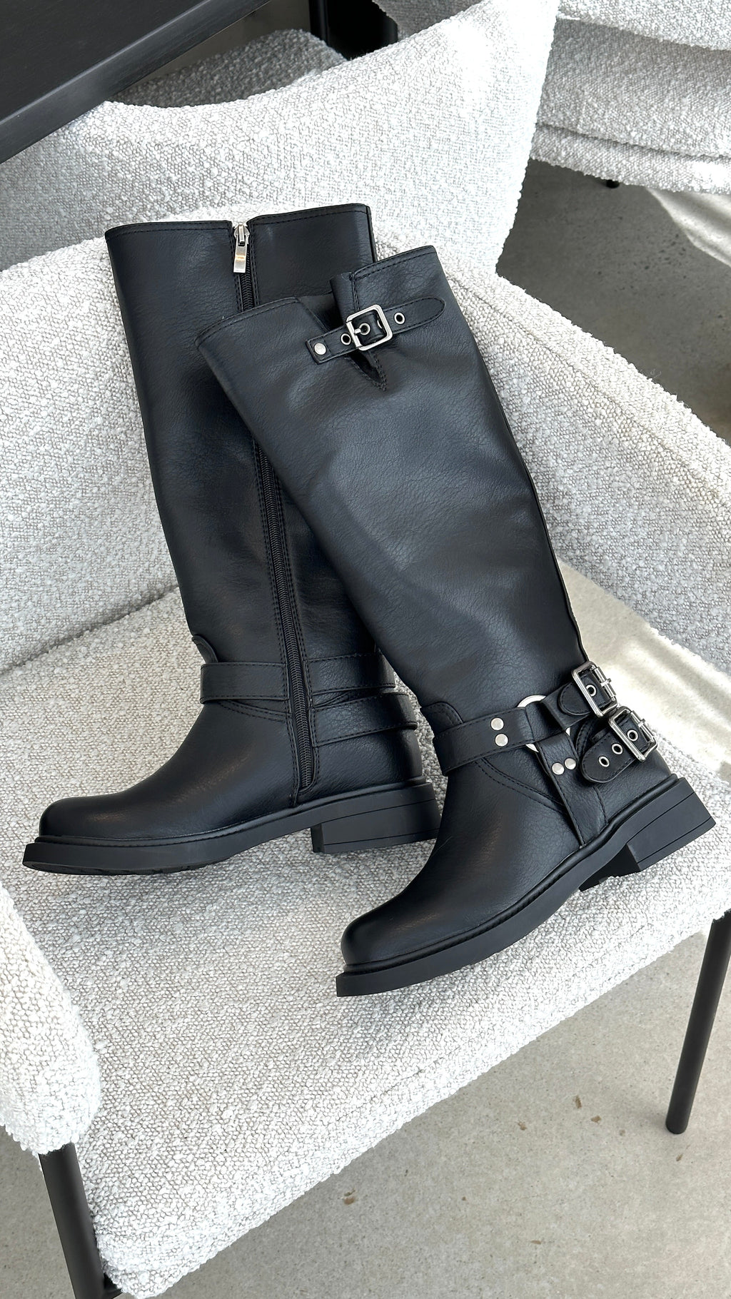 Cool Black Combat Boots - Aris | ventumra