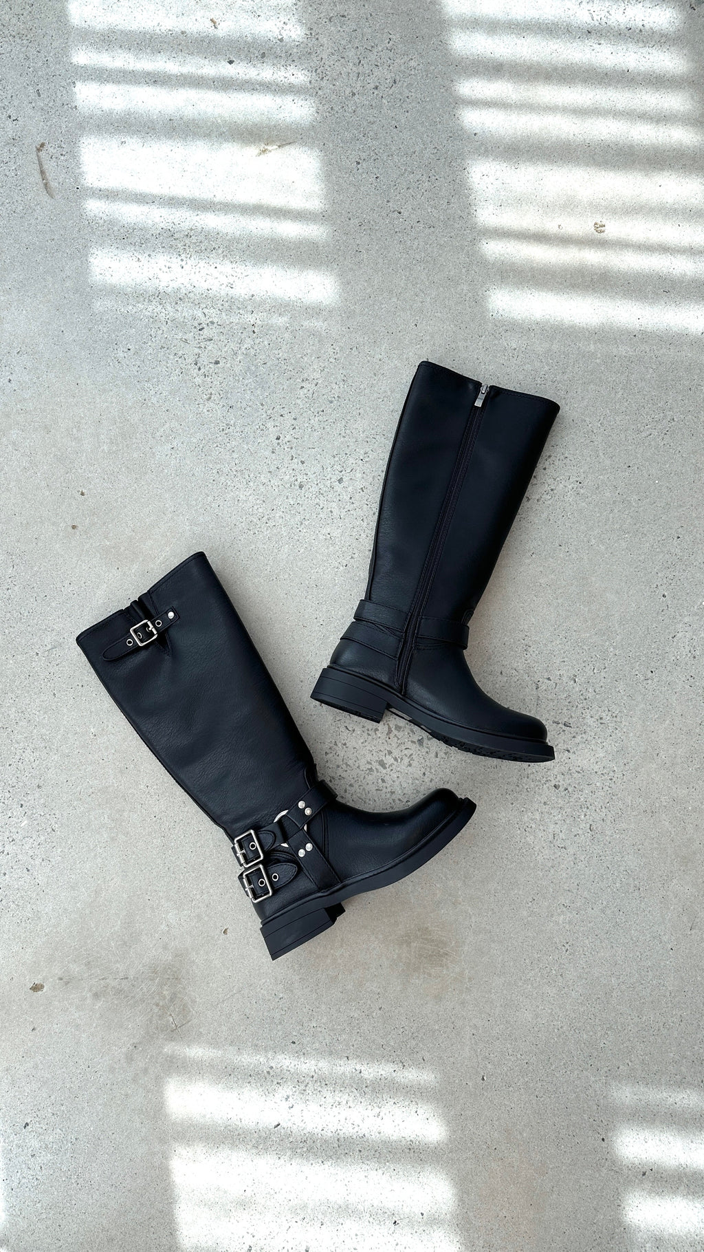 Cool Black Combat Boots - Aris | ventumra
