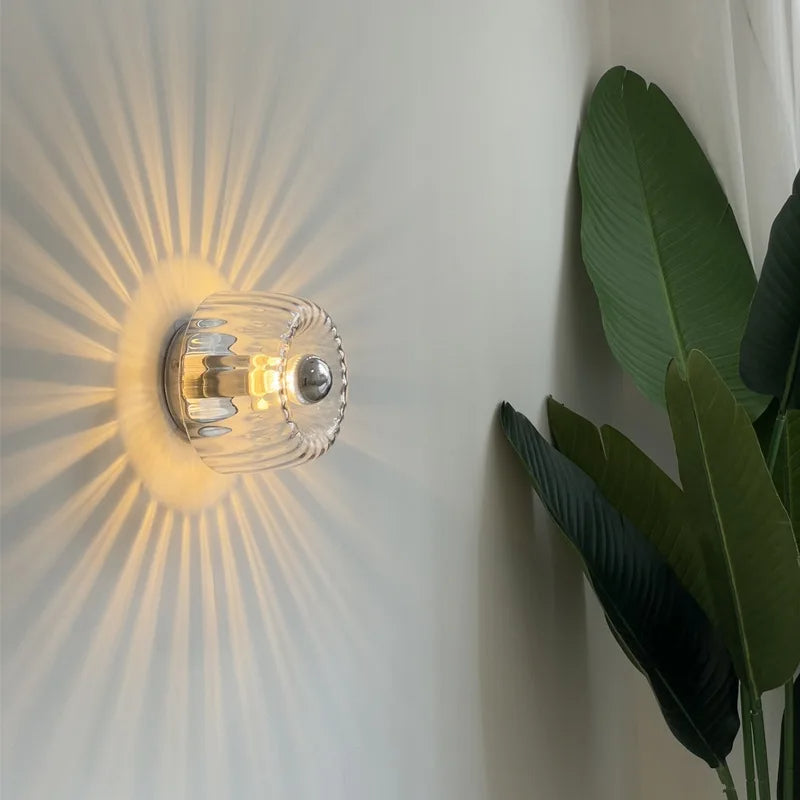 Nástěnné svítidlo z hranolového skla Prism Radiance | Ventumra