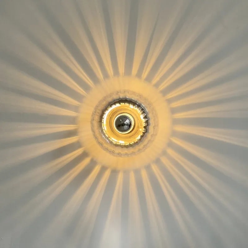 Nástěnné svítidlo z hranolového skla Prism Radiance | Ventumra