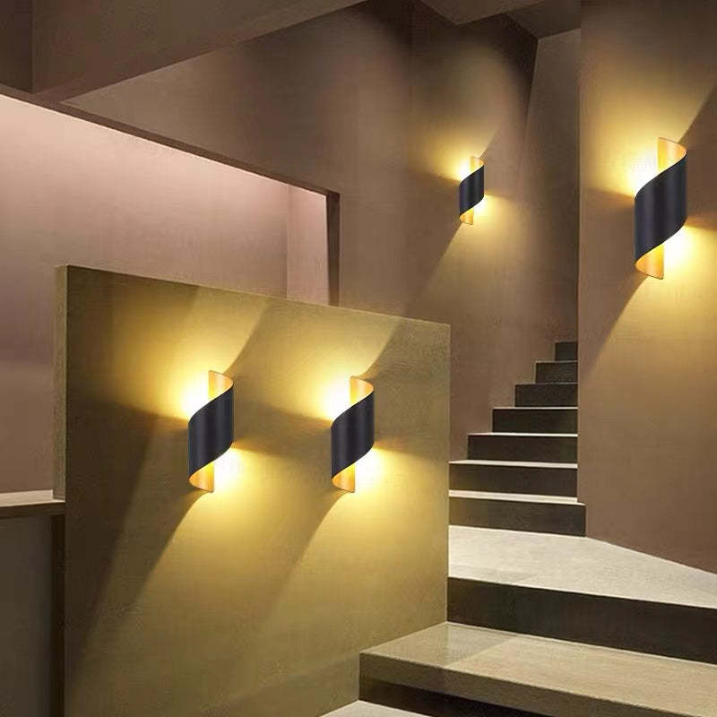 Travin Modern Conch Shape Spiral Outdoor Wall Lamp, Black/White/Gold | ventumra