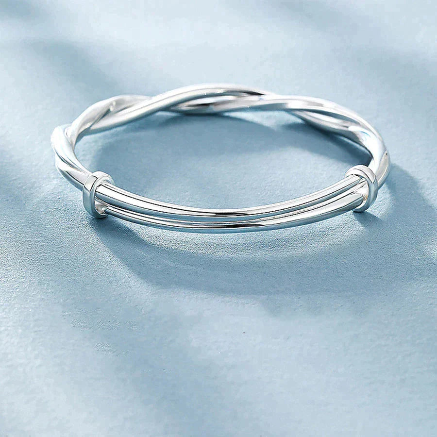 Elegant Twisted Silver Bracelet | ventumra