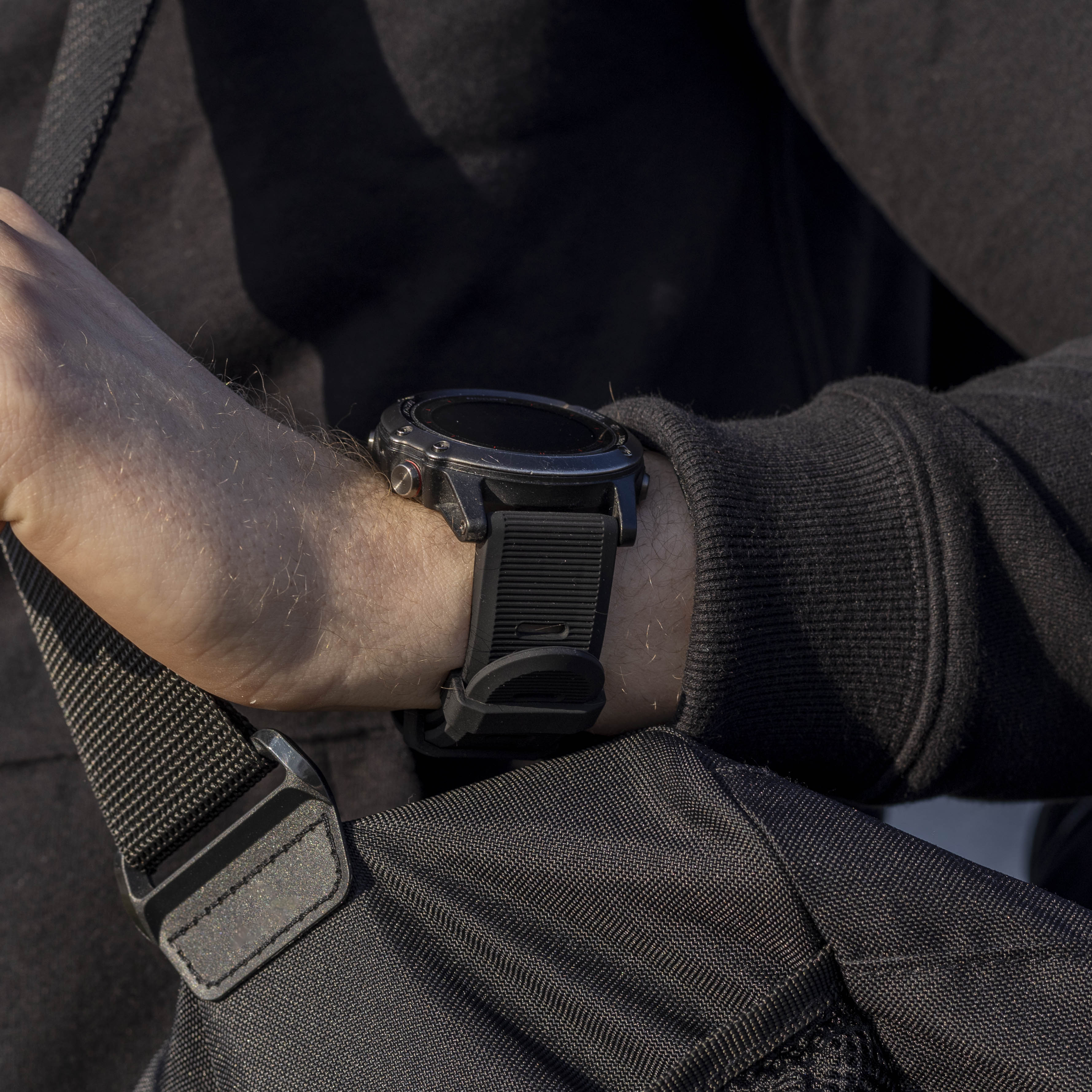 Černý silikonový řemínek k hodinkám pro Garmin Fenix 5 Plus a Fenix 6 Pro | Ventumra
