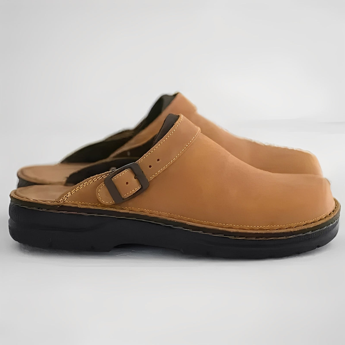 Læderhjemmesko til mænd — slip-on-design med komfortsål