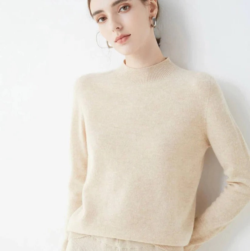 Elegant Cashmere Sweater — Lightweight Comfort for Cold Days