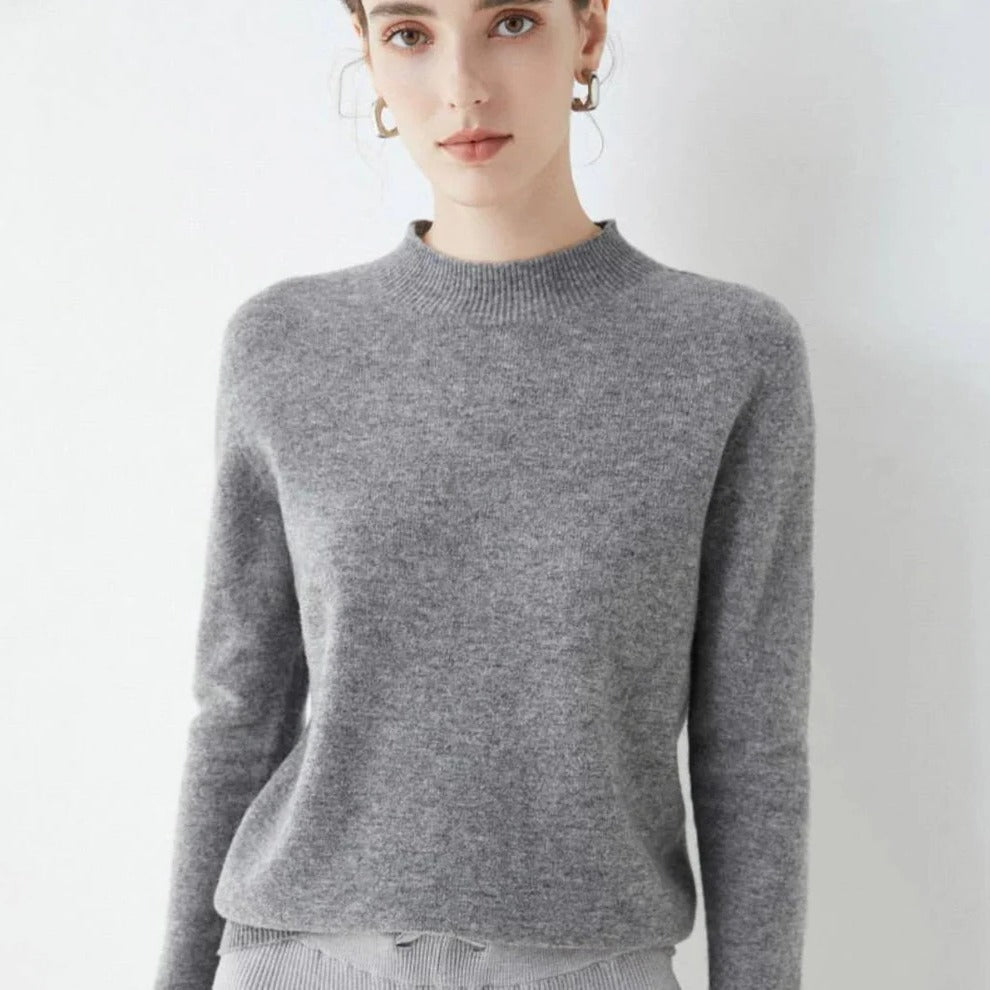 Elegant Cashmere Sweater — Lightweight Comfort for Cold Days