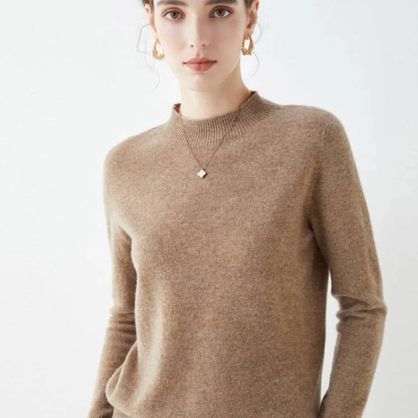 Elegant Cashmere Sweater — Lightweight Comfort for Cold Days
