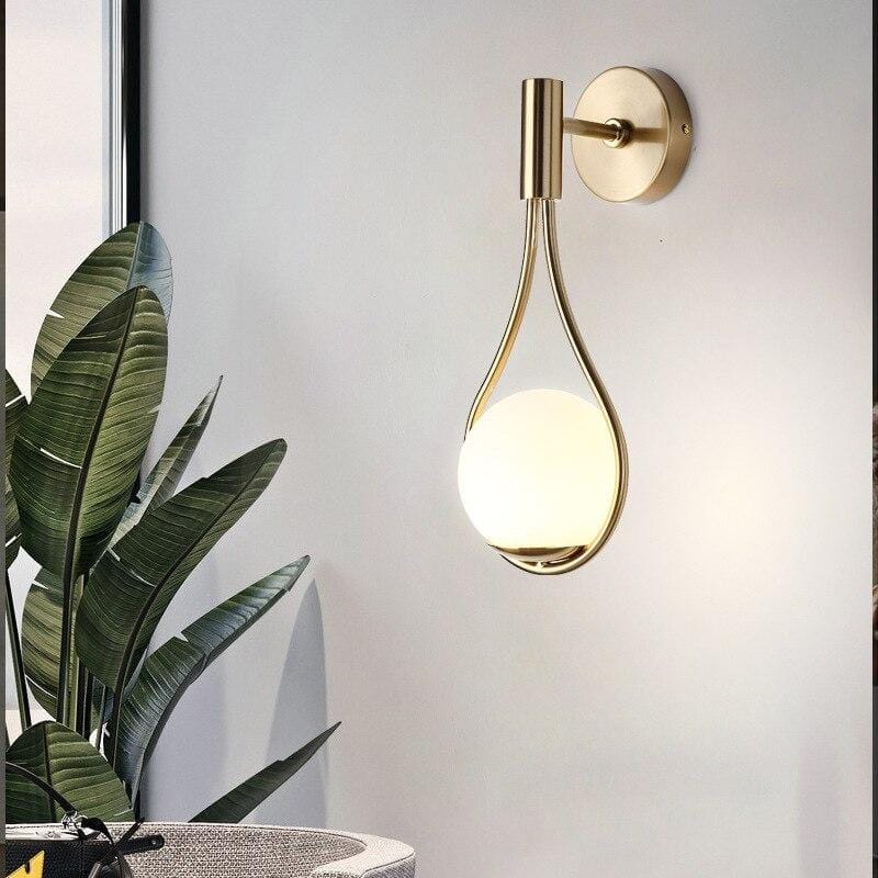 SolaraDrop Nordic Golden Lamp with Modern Droplet Design