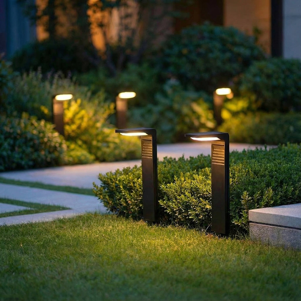Seralux Architectural Yard Path Light | Ventumra