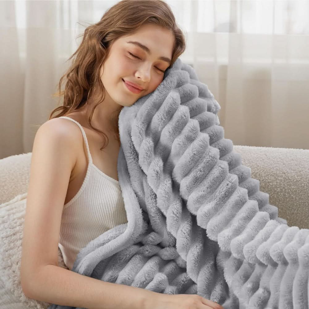 NimbusNest Kuschelige Wohndecke – Weiche Textur, stilvolles Design