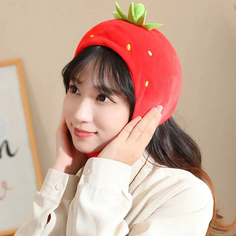 Peluche kawaii di capibara con cappello a forma di fragola | ventumra