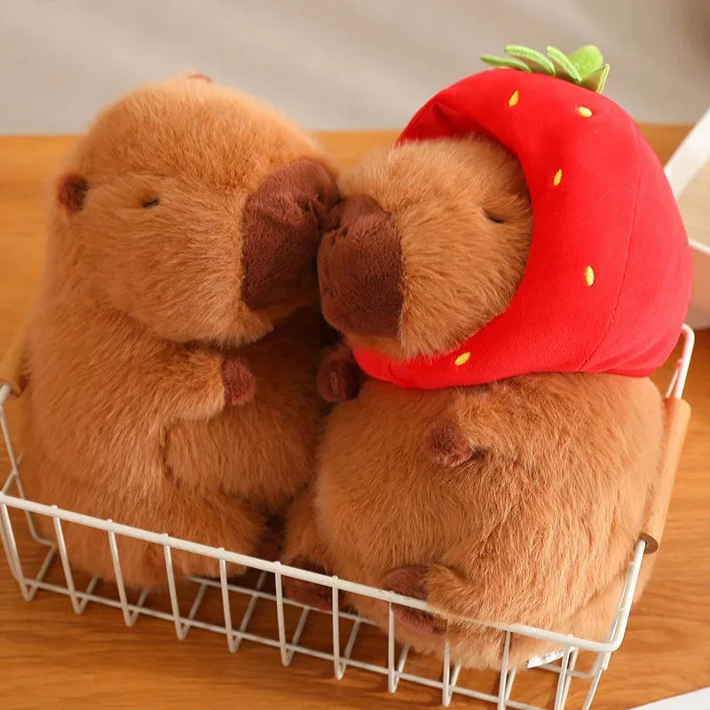 Peluche kawaii di capibara con cappello a forma di fragola | ventumra