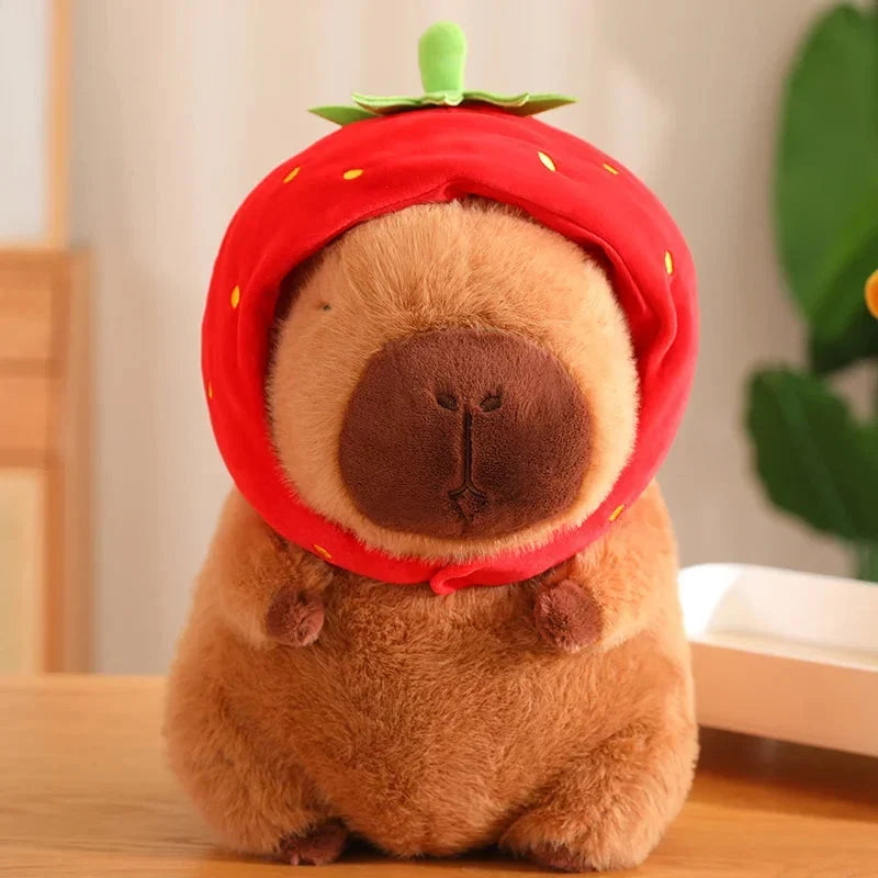 Peluche kawaii di capibara con cappello a forma di fragola | ventumra