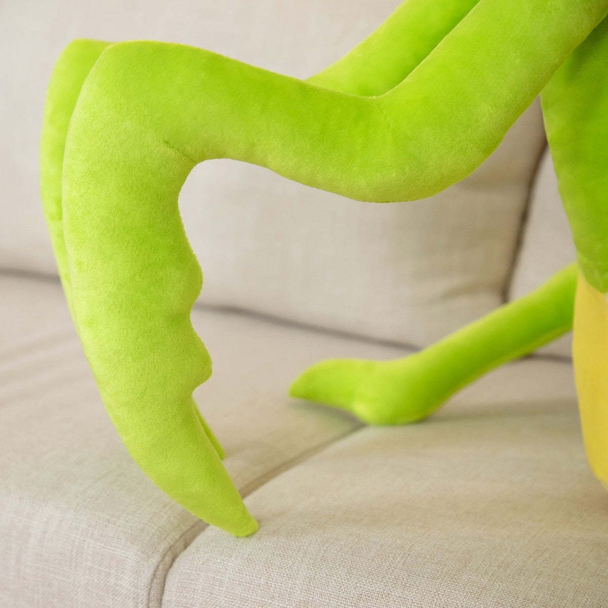 Niedliche Kawaii-Plüschfigur einer grünen Gottesanbeterin | ventumra