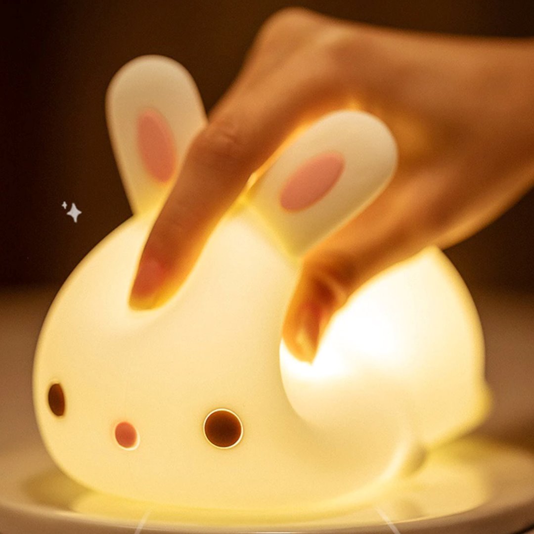 Luce notturna LED con gatto e coniglio sdraiati | ventumra