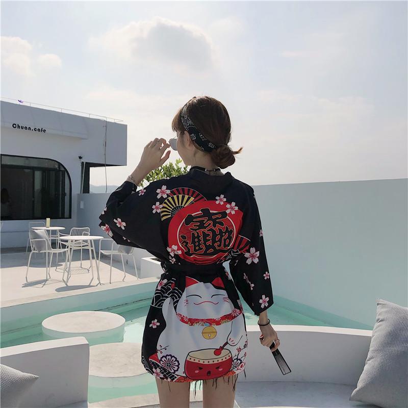 Let japansk Maneki-neko-kimono-top i let materiale | ventumra