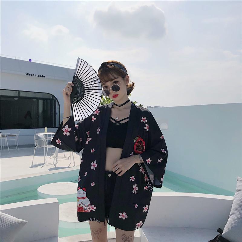 Let japansk Maneki-neko-kimono-top i let materiale | ventumra