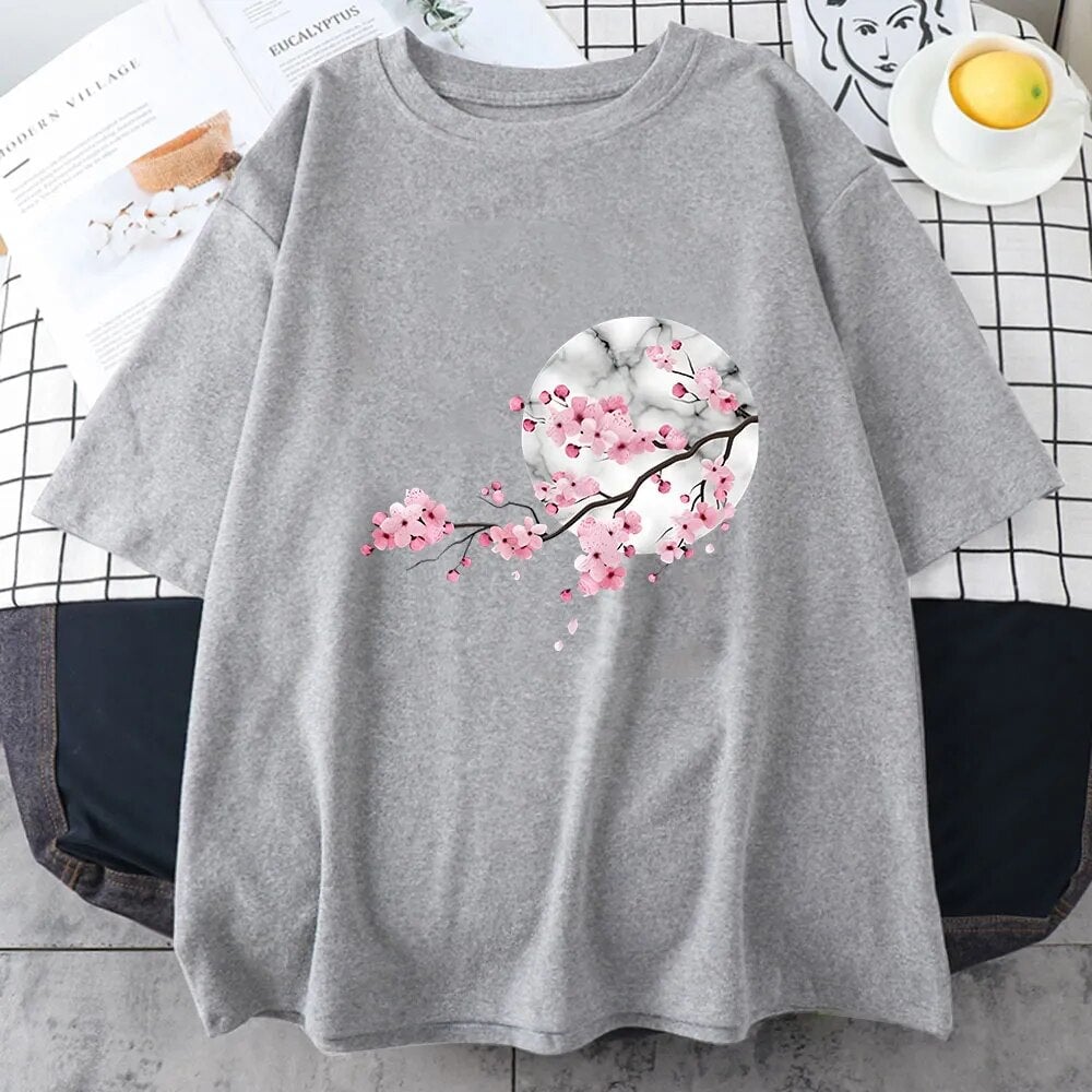 Baumwoll-T-Shirt mit Sakura-Kirschblüten und Vollmond | ventumra