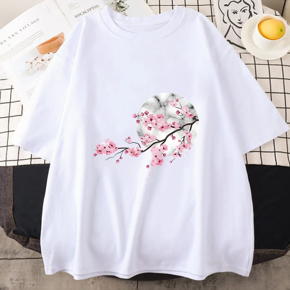 Baumwoll-T-Shirt mit Sakura-Kirschblüten und Vollmond | ventumra