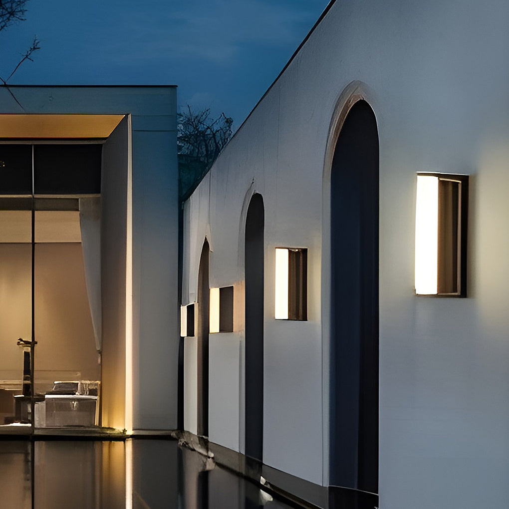 Refined Glow Vertical Sconce | Ventumra