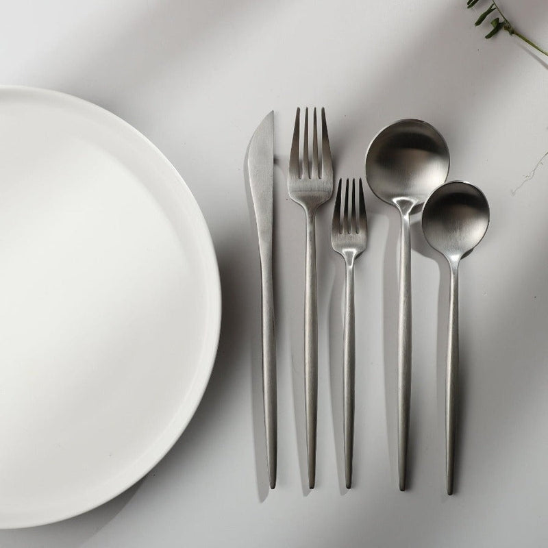 Elegant Flatware Set - Modern Dining Essentials | ventumra
