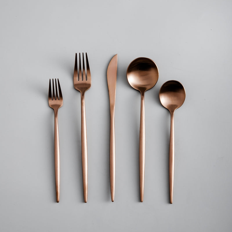 Elegant Flatware Set - Modern Dining Essentials | ventumra