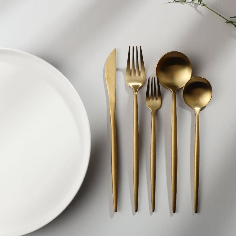 Elegant Flatware Set - Modern Dining Essentials | ventumra