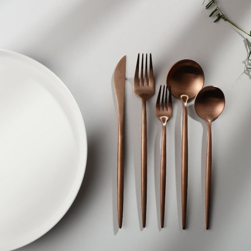 Elegant Flatware Set - Modern Dining Essentials | ventumra