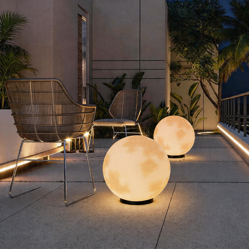 Artemis Moon Globe Post Light | Ventumra