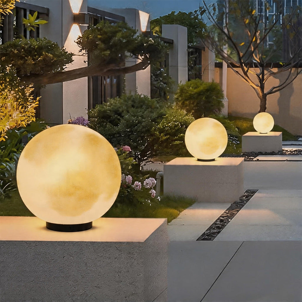 Artemis Moon Globe Post Light | Ventumra