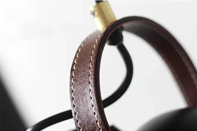 Nowoczesna metalowa lampka stołowa LumaCraft — oprawka E27, żarówka LED, elegancki współczesny design