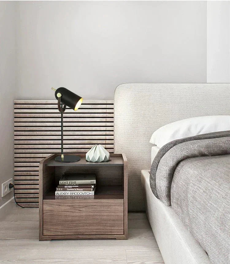 Nowoczesna metalowa lampka stołowa LumaCraft — oprawka E27, żarówka LED, elegancki współczesny design