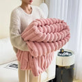 NimbusNest Kuschelige Wohndecke – Weiche Textur, stilvolles Design