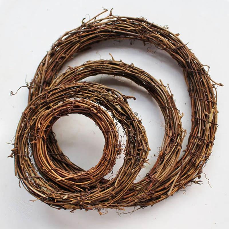 Easter DIY Wreath — Reusable Spring Holiday Decoration