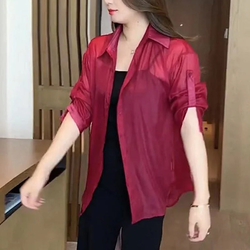 Blusa ligera de gasa de seda — Prenda veraniega de tacto fresco