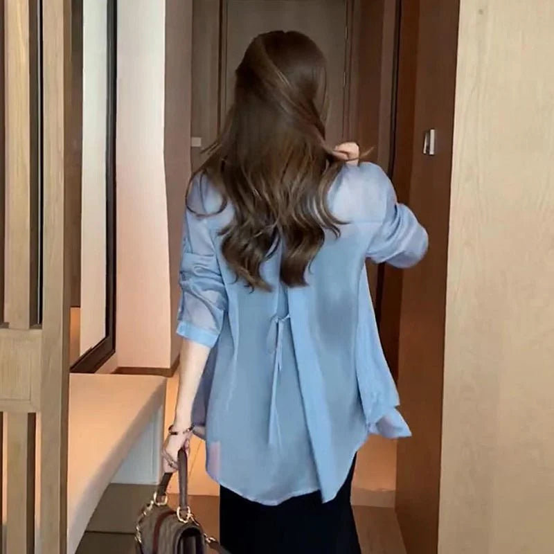 Blusa ligera de gasa de seda — Prenda veraniega de tacto fresco