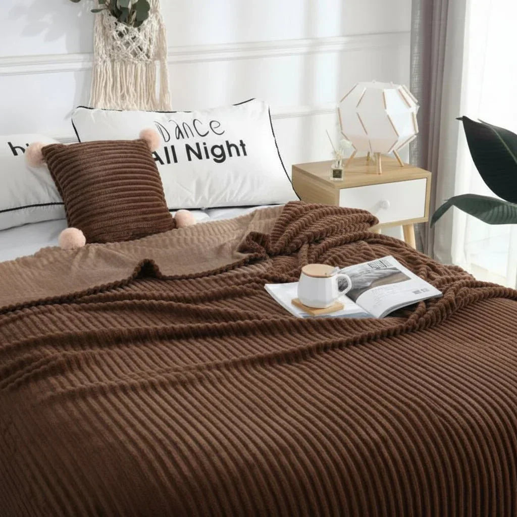 STRIPEWARM – Wide Flannel Fleece Blanket with Stripe Pattern | ventumra