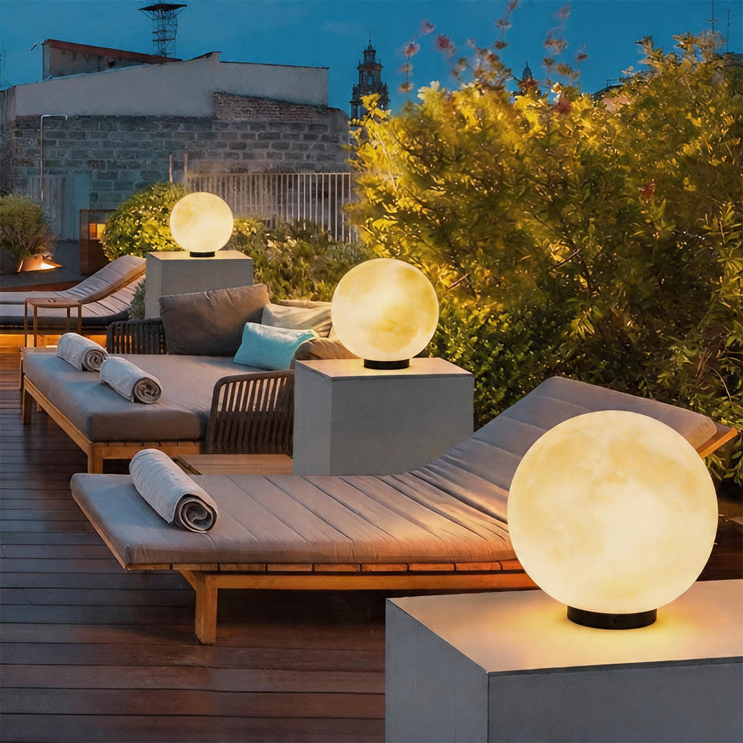 Artemis Moon Globe Post Light | Ventumra