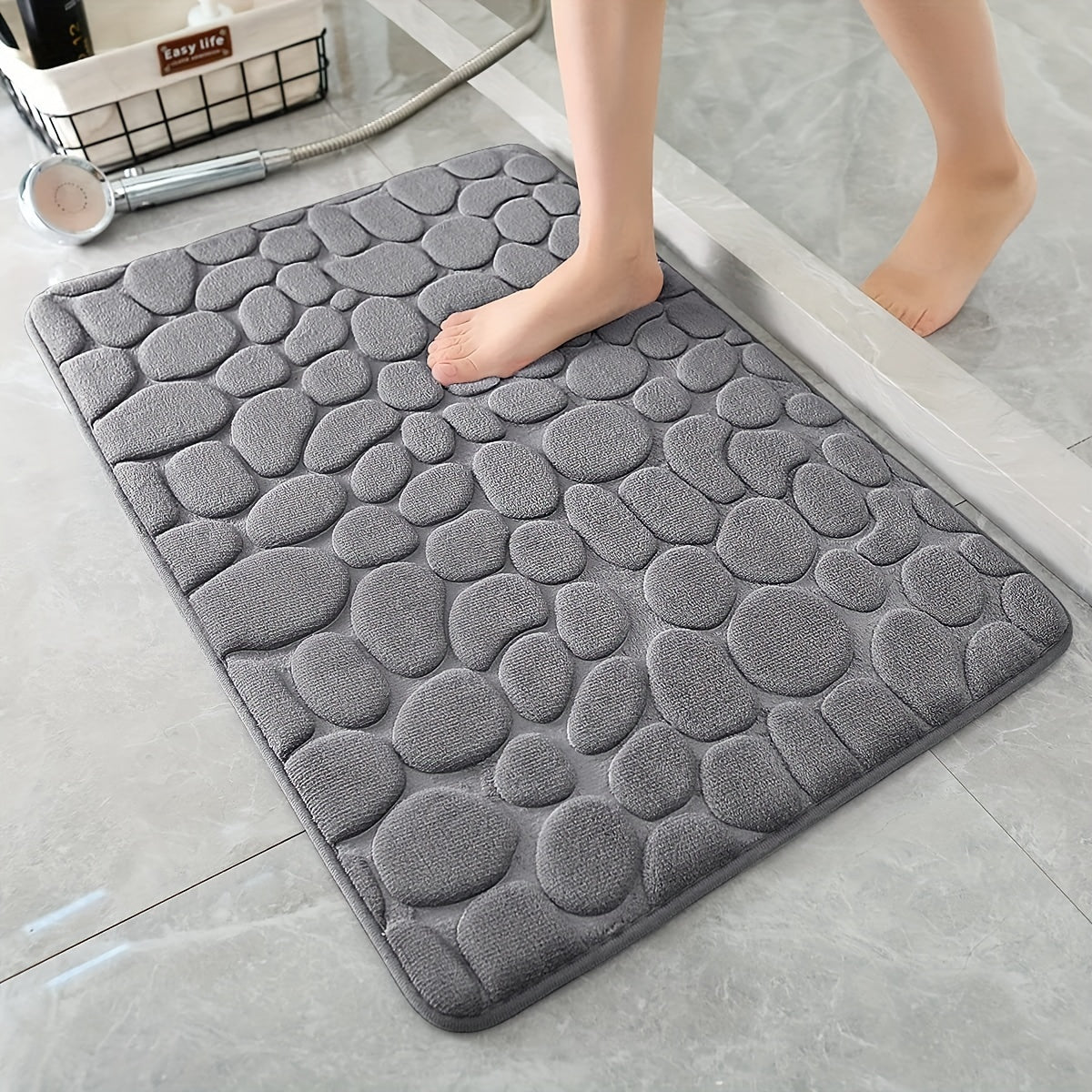 Absorbent Bath Mat with Pebble Texture, Safety Grip | ventumra