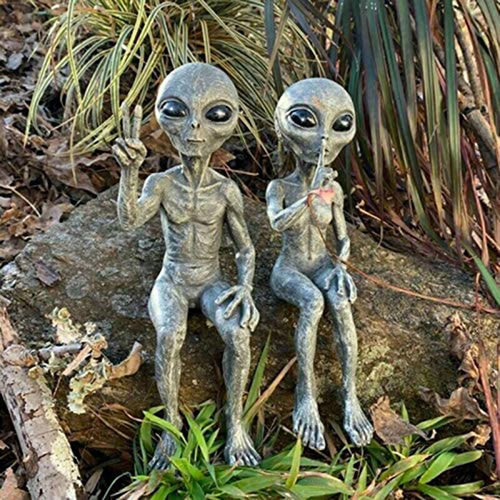 Alien Statue made of Resin for Garden & Outdoor Area | ventumra