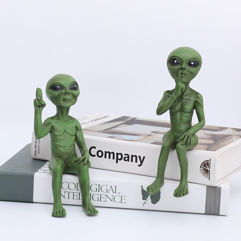 Alien Statue made of Resin for Garden & Outdoor Area | ventumra
