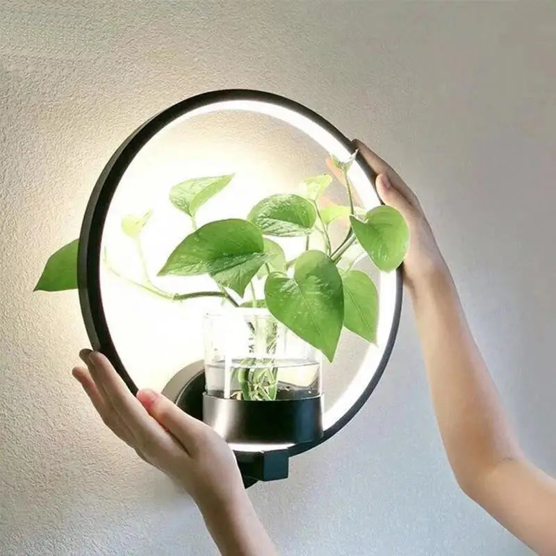 Greenery Wall Lamp with Integrated Planter | ventumra