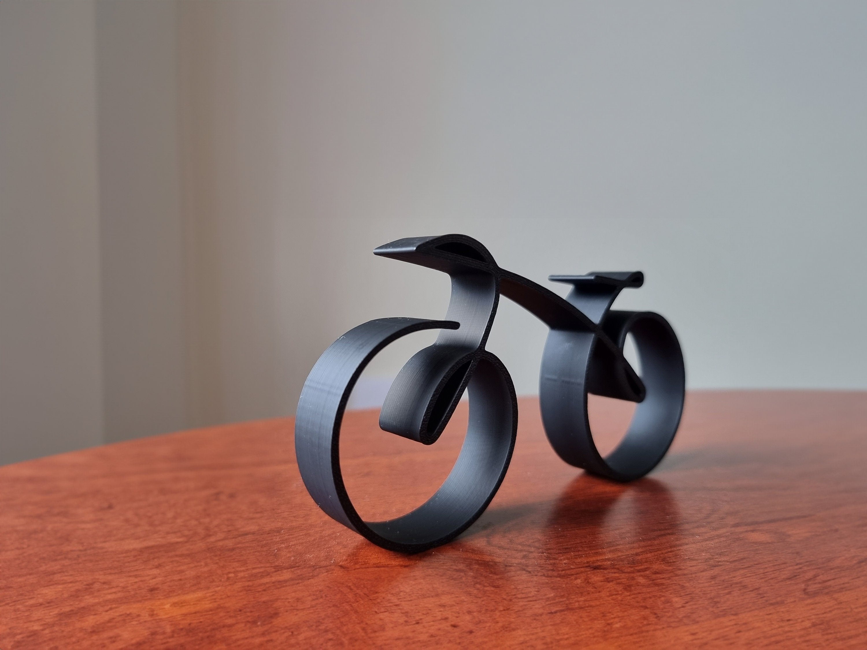 Elegant minimalist bicycle sculpture wireframe style | ventumra