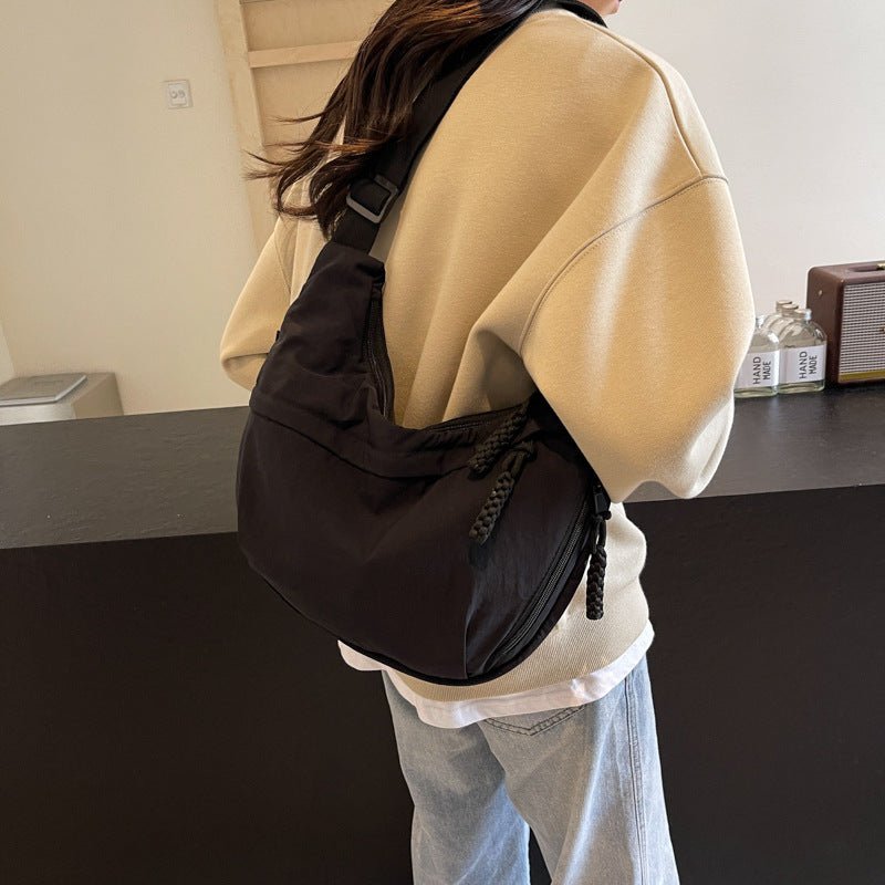 EVERCARRY – Nylon shoulder bag with smart compartments for everyday use | ventumra