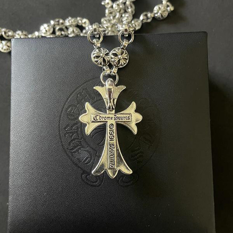 Ornate Silver-Tone Cross Pendant Necklace | ventumra