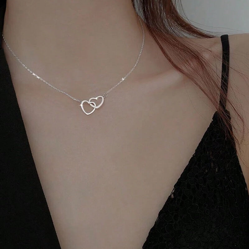 Heart Necklace with Rotating Rose Gift Box | ventumra
