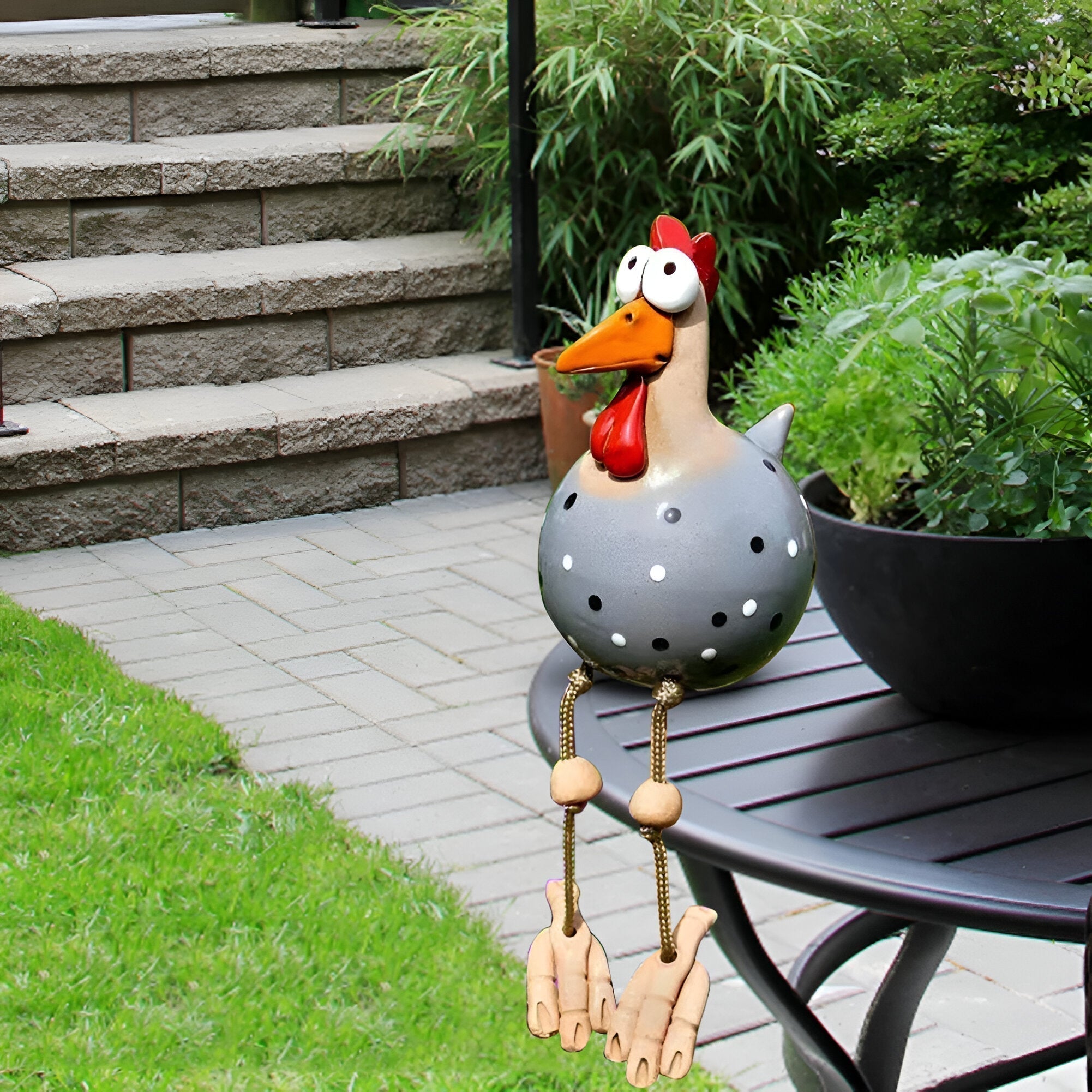 Large-Eyed Chicken Statue - Weatherproof Resin Craft - Rooster Garden Statue | ventumra