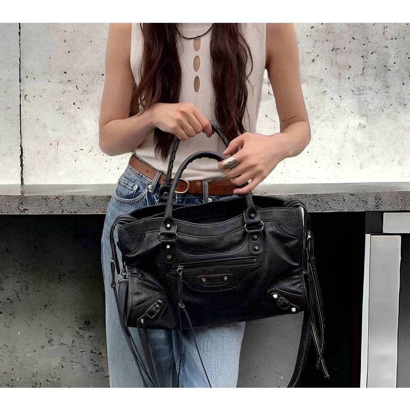 Salome Bag Spacious Handbag in PU Leather Black | ventumra